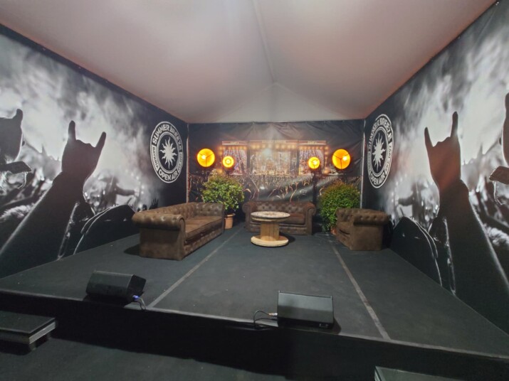 Summer Breeze Pressezelt mit Technik von Kaiser Events